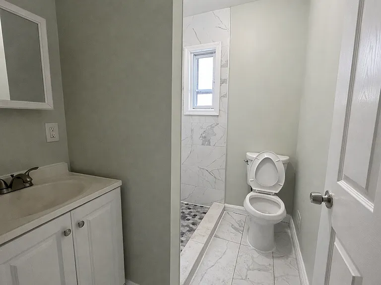 89 Ingraham Pl — Photo 3