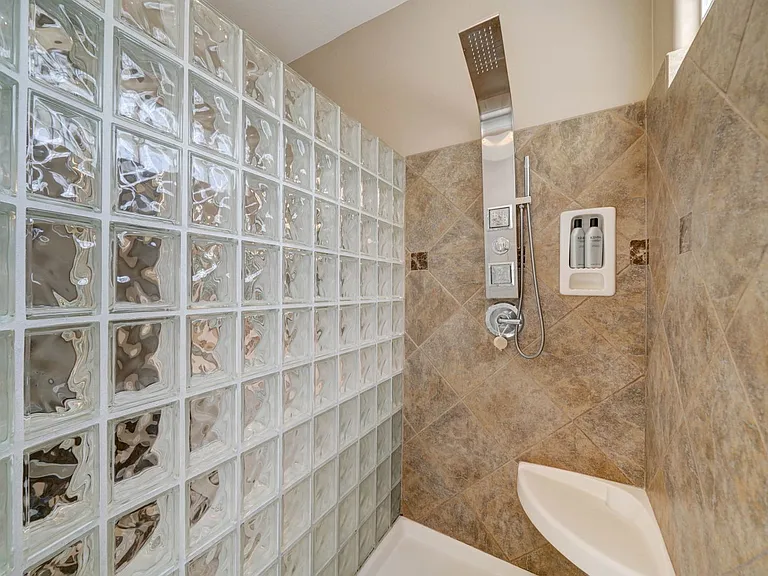 4221 S Danyell Dr — Photo 32