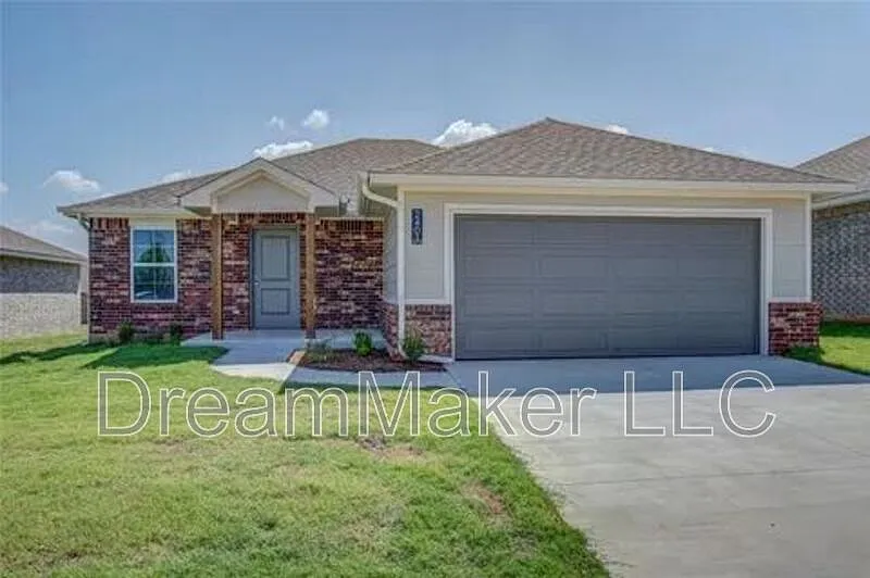 3 bed, 2.0 bath, 1208 sqft, $1,495 — Photo 3