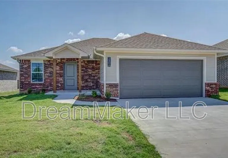 2401 S 28th Ter — Photo 3