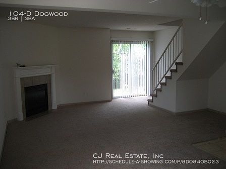 2nd image of 104 NE Dogwood St APT D