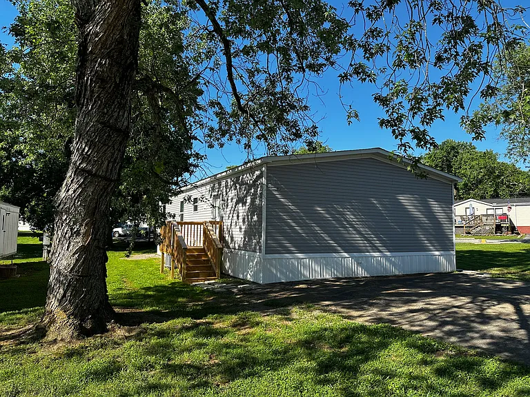 1175 Franklin Rd — Photo 2