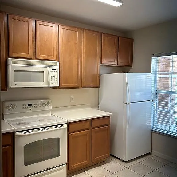 765 Chelsea Dr — Photo 8