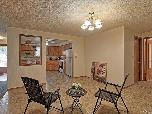 4th image of 4411 106th Pl NE
