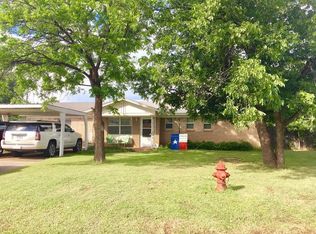 1006 W Highway St, Iowa Park, TX 76367