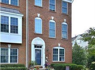 42760 Hollingsworth Ter, Chantilly, VA 20152