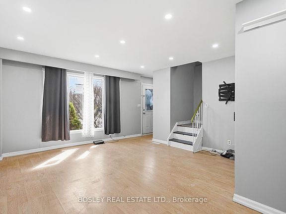 4th image of 32 A Crossley Dr