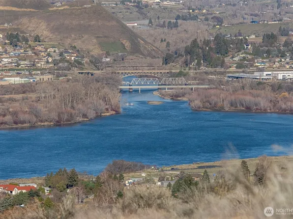 621 Upper Daniels Drive, East Wenatchee, WA 98802