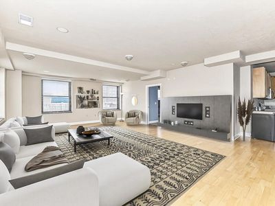 606 West Wisconsin AVENUE #1702, Milwaukee, WI, 53203