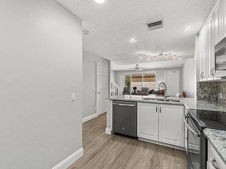 4506 Illicium Dr — Photo 6