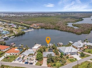 2724 8th Ave, Saint James City, FL 33956