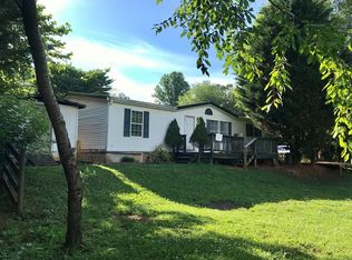 92 Level Ln, Franklin, NC 28734