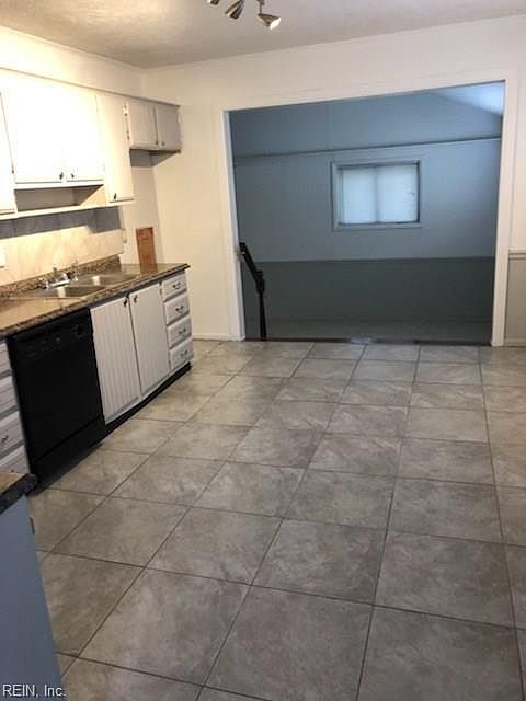 2nd image of 3813 Honeytree Ln
