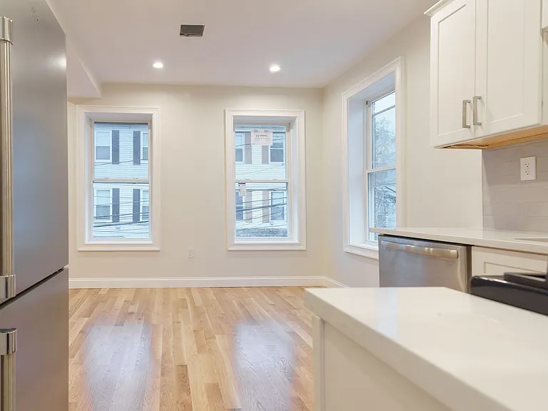 217 W 9th St #2 — Photo 5