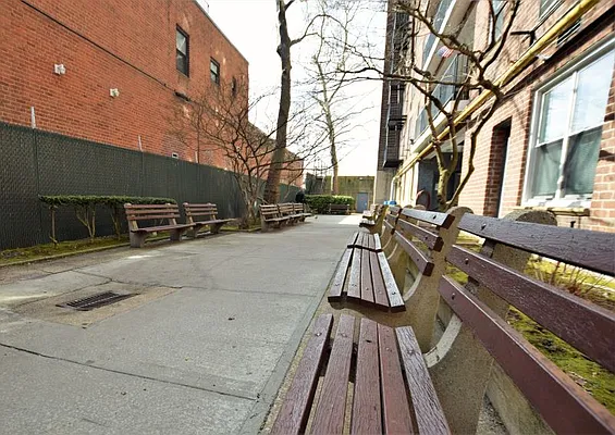 Sold by Merit Group & Associates | media 21