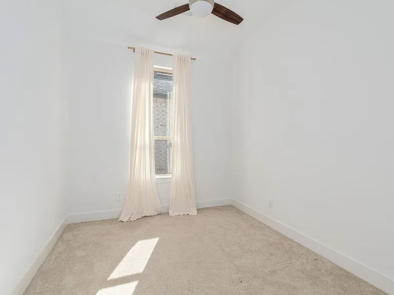 720 Wycliffe Dr — Photo 12