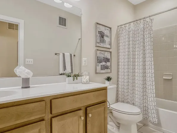 2305 Main Line Blvd APT 101, Alexandria, VA 22301