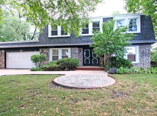 33 Arthur Ct, Deerfield, IL 60015