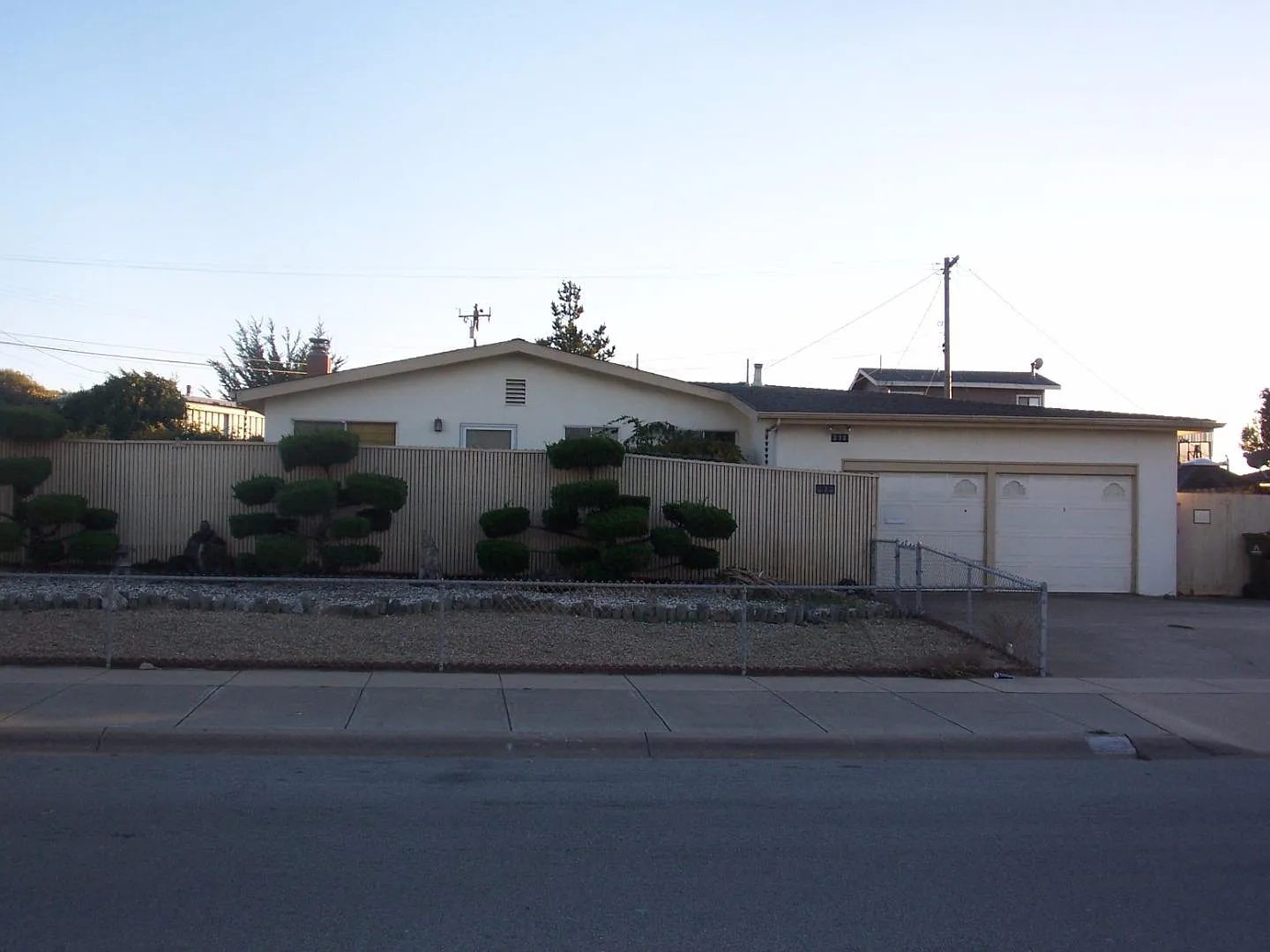 270 Beach Rd photo 1