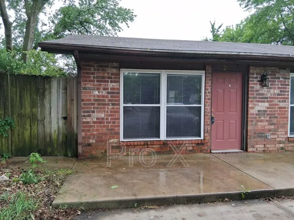 217 E Adobe St, Fayetteville, AR 72703