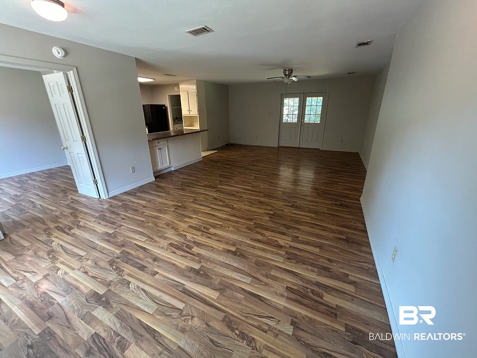 3 bed, 2.0 bath, 1450 sqft, $1,500 — Photo 2