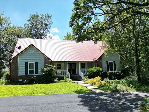 3rd image of 130 Giddieon Ln
