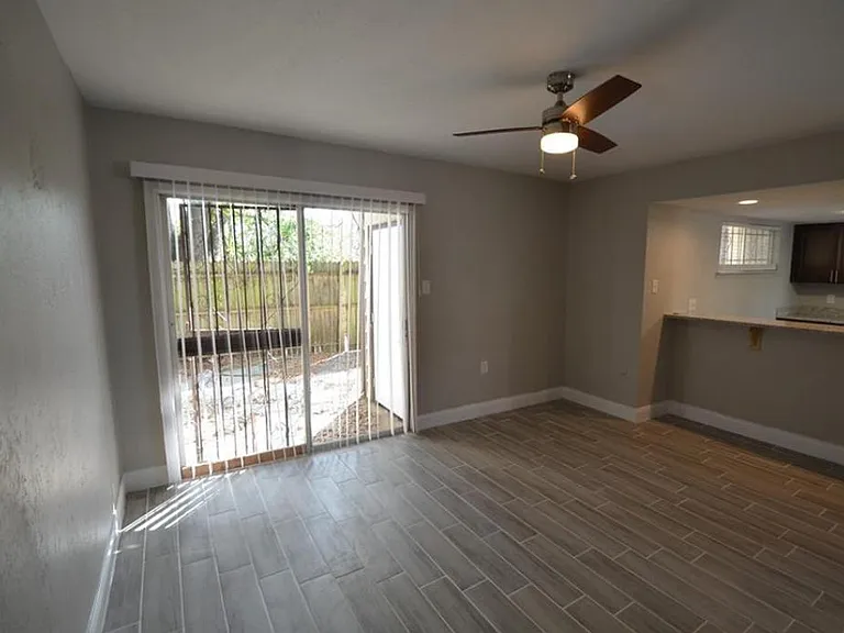 3922 Crayrich Cir #C — Photo 11