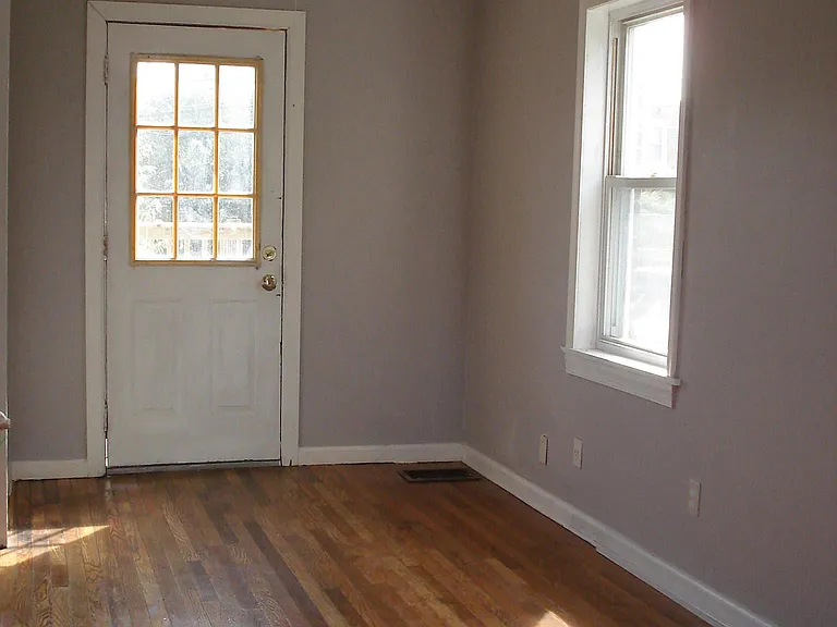 5229 Patrick Henry Dr — Photo 2
