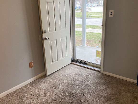 3rd image of 5914 Whitefield St