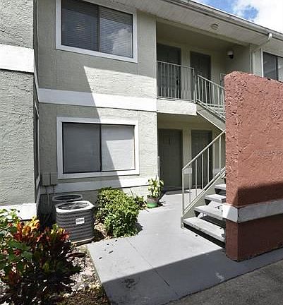 2nd image of 568 Breckenridge Vlg Unit 210