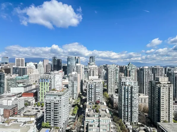 1111 Richards St #3202, Vancouver, BC V6B 3E6