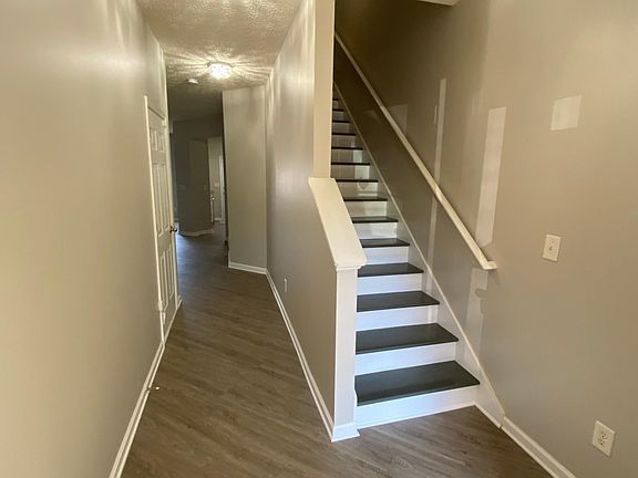 2nd image of 180 Oak Green Dr