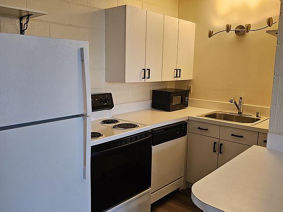 3rd image of 1950 26th Ave W APT 302