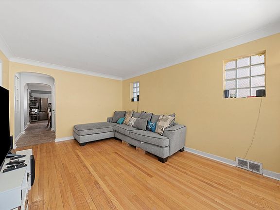 5th image of 1843 S 51st Ct