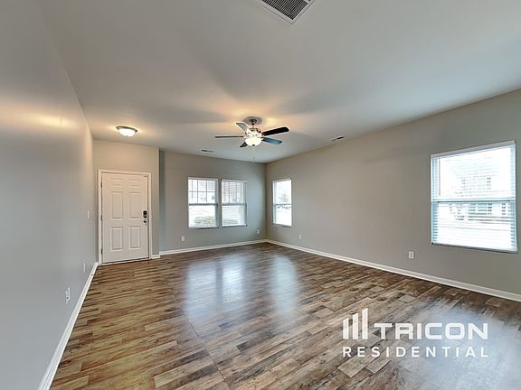 2nd image of 918 Robys Pl