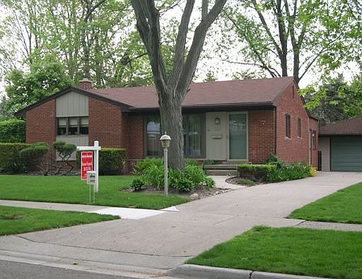 1st image of 33724 Glenview Dr
