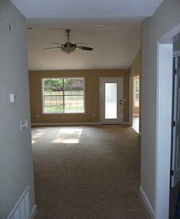 2nd image of 1910 Oak Ave