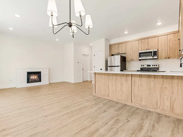 11015 NE 26th St — Photo 1