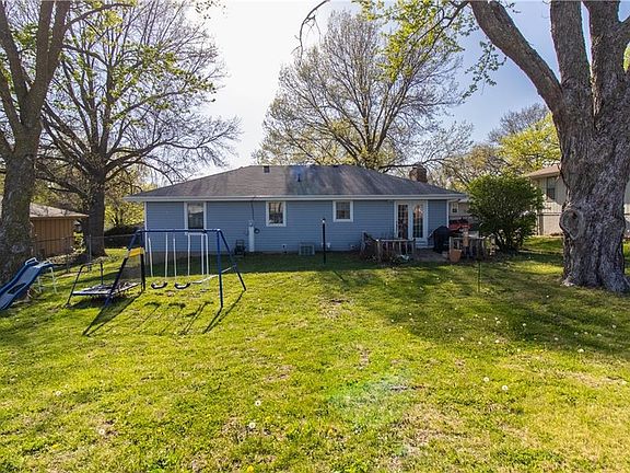 3rd image of 5709 Croydon St