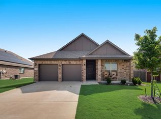 218 Bay St, Waxahachie, TX 75165
