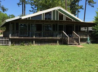 919 W Lakeshore Dr, Carriere, MS 39426