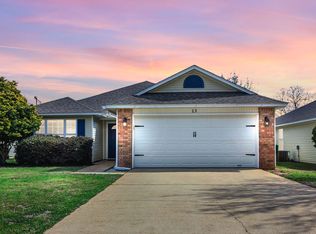 13 Kathleen Dr, Mary Esther, FL 32569