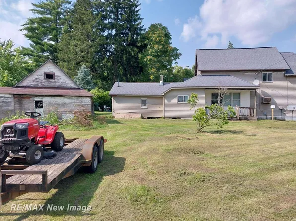 630 Chesaning St, Saint Charles, MI 48655