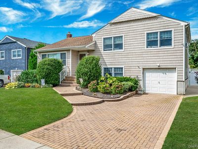 552 Benton Road, East Meadow, NY, 11554