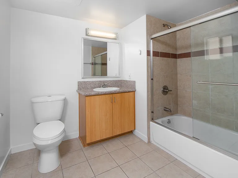 13429 Vanowen St #404 — Photo 5