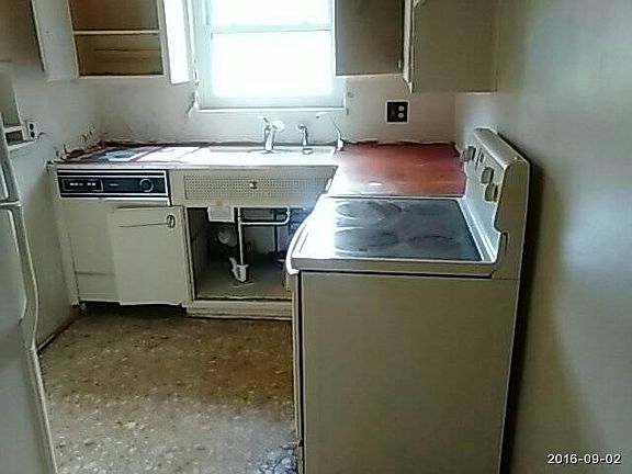 2nd image of 109 W Sherry Dr