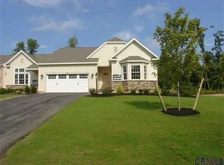 102 Sheldon Dr, Mechanicville, NY 12118