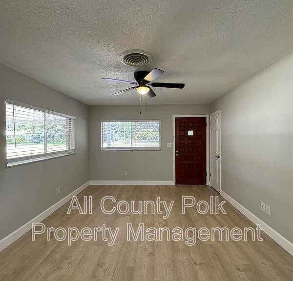2255 E Helen Cir — Photo 5