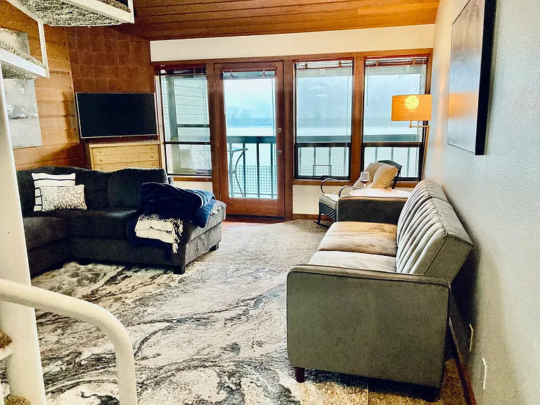 View Rogue River from Livingroom