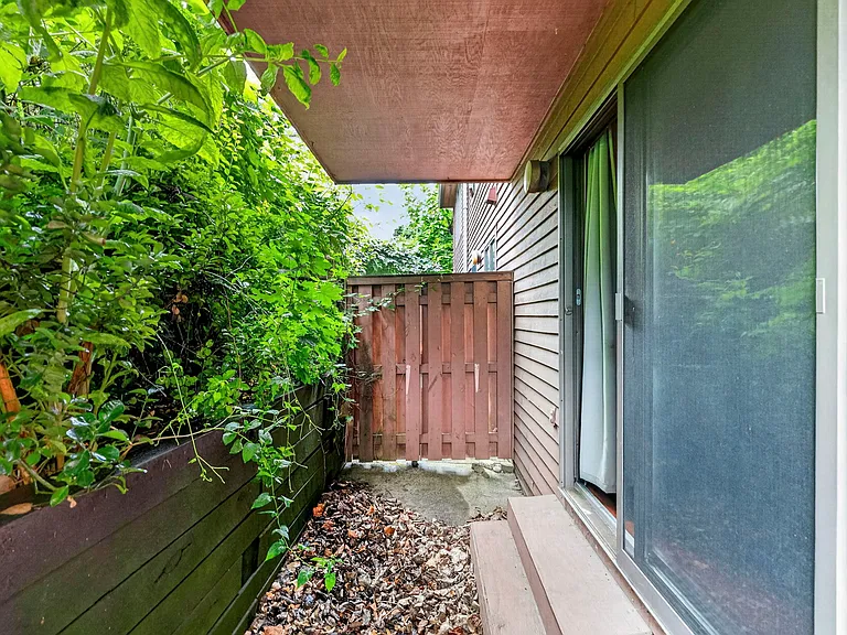 224 Washington Ave #B — Photo 20
